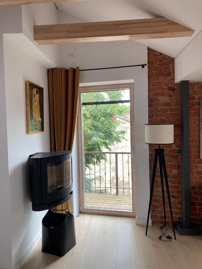 Huoneisto Charming In Old Town With Balcony Kaunas